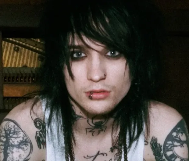 Johnnie Guilbert Age, Height, Weight, Net Worth, Career, And More