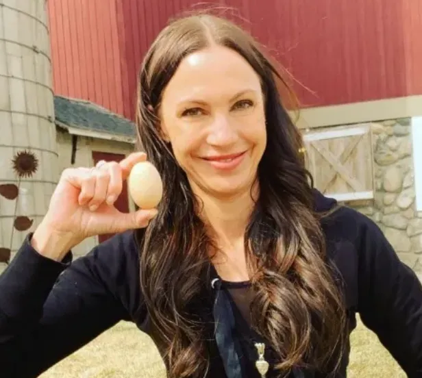 Emily Carriveau’s Husband A Deep Dive into Their Relationship, Career, and More