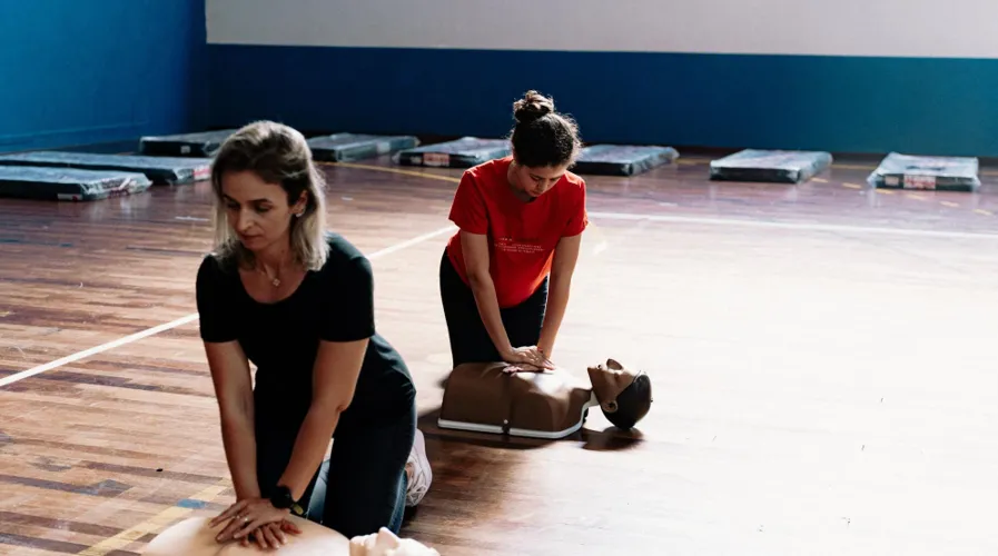 How First Aid Training Builds Confidence in Emergencies